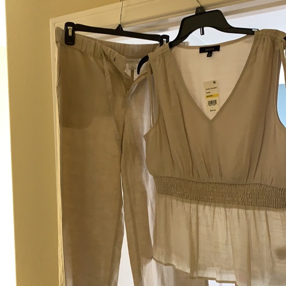 Sand colored sleeveless blouse elastic waist ruched shoulder V neck classy - Picture 9 of 9